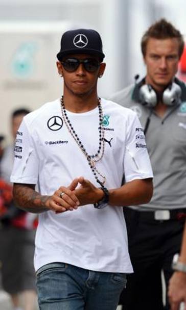 Un Gran Premio di Ungheria davvero scoppiettante tra incendi, scontri sulle barriere e incidenti. Lewis Hamilton ieri ha dovuto lasciare la sua monoposto per un principio di incendio: oggi  partito dalla pit lane. Getty 